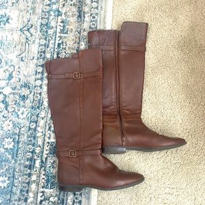 Women’s 8 faux leather boots